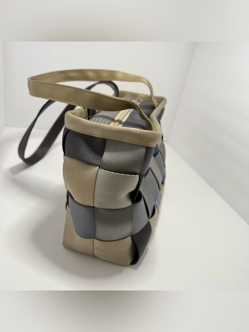 Harveys Seatbelt Bag Woven Tote Handbag Gray Beige Blue Zip Top Shoulder Purse